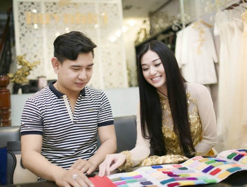 Khánh My mặc áo dài, đội mấn 'khủng' - ảnh 10